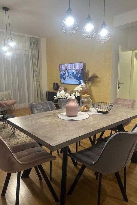 New Modern Accommodation In City Metković Buitenkant foto
