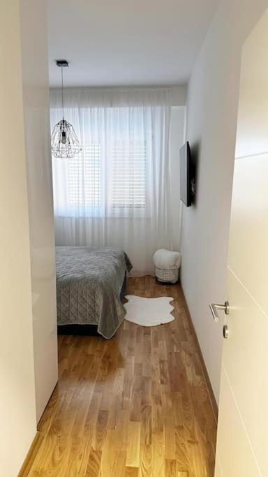 New Modern Accommodation In City Metković Buitenkant foto